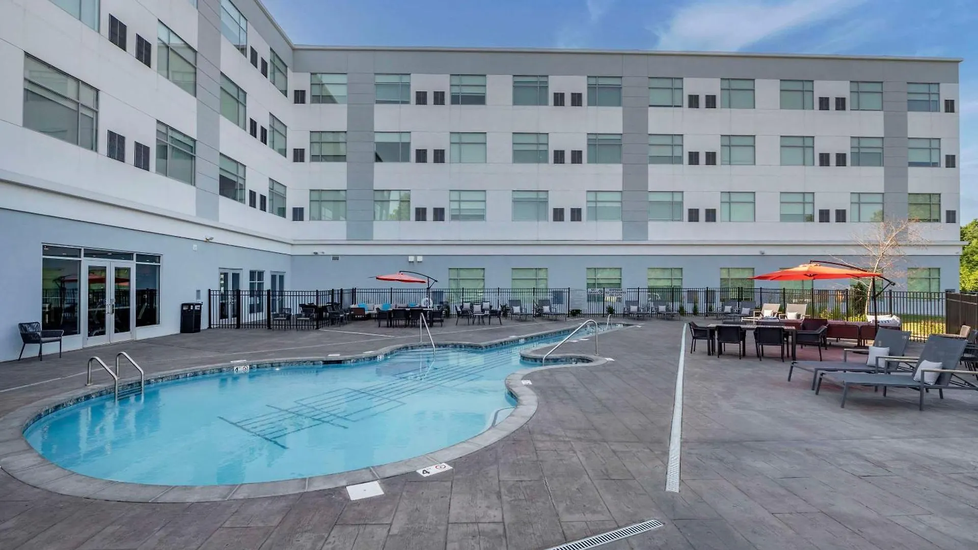 Cambria Hotel Nashville Airport 3*,